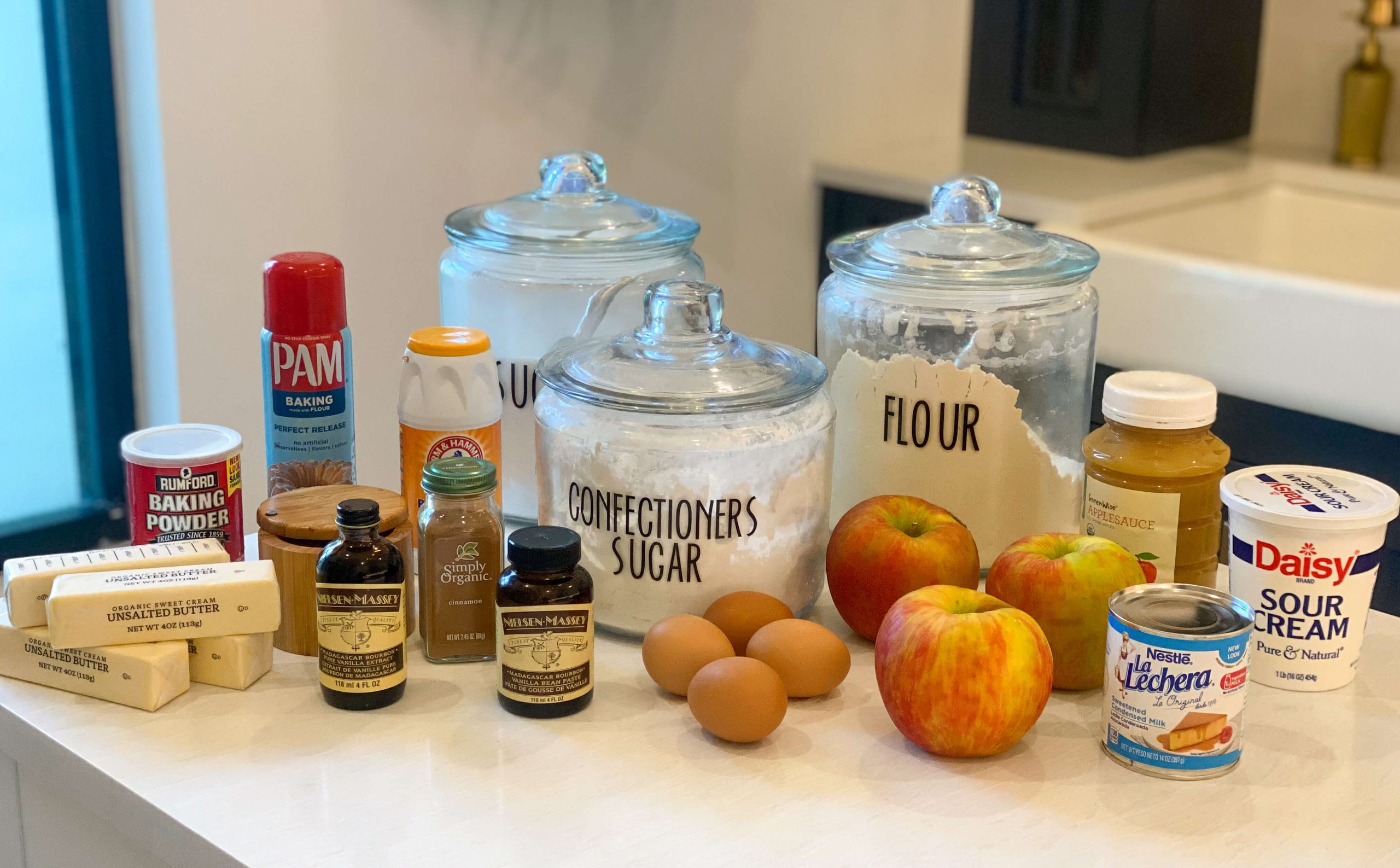 ingredients needed for the cinnamon apple cream cake